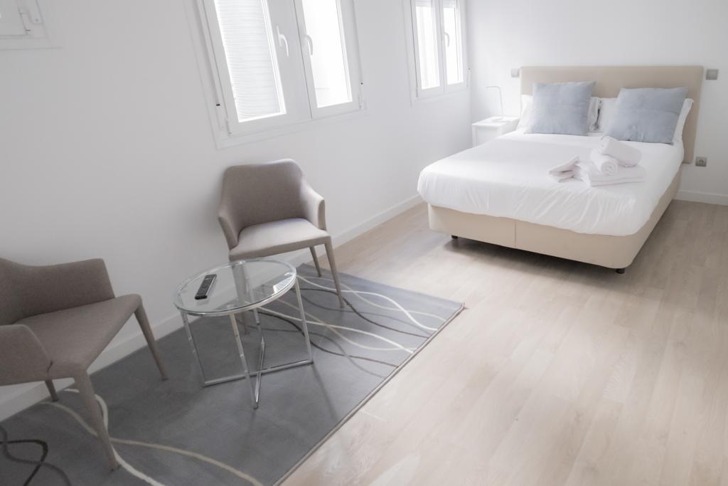 Arenal Suites Preciados มาดริด ภายนอก รูปภาพ