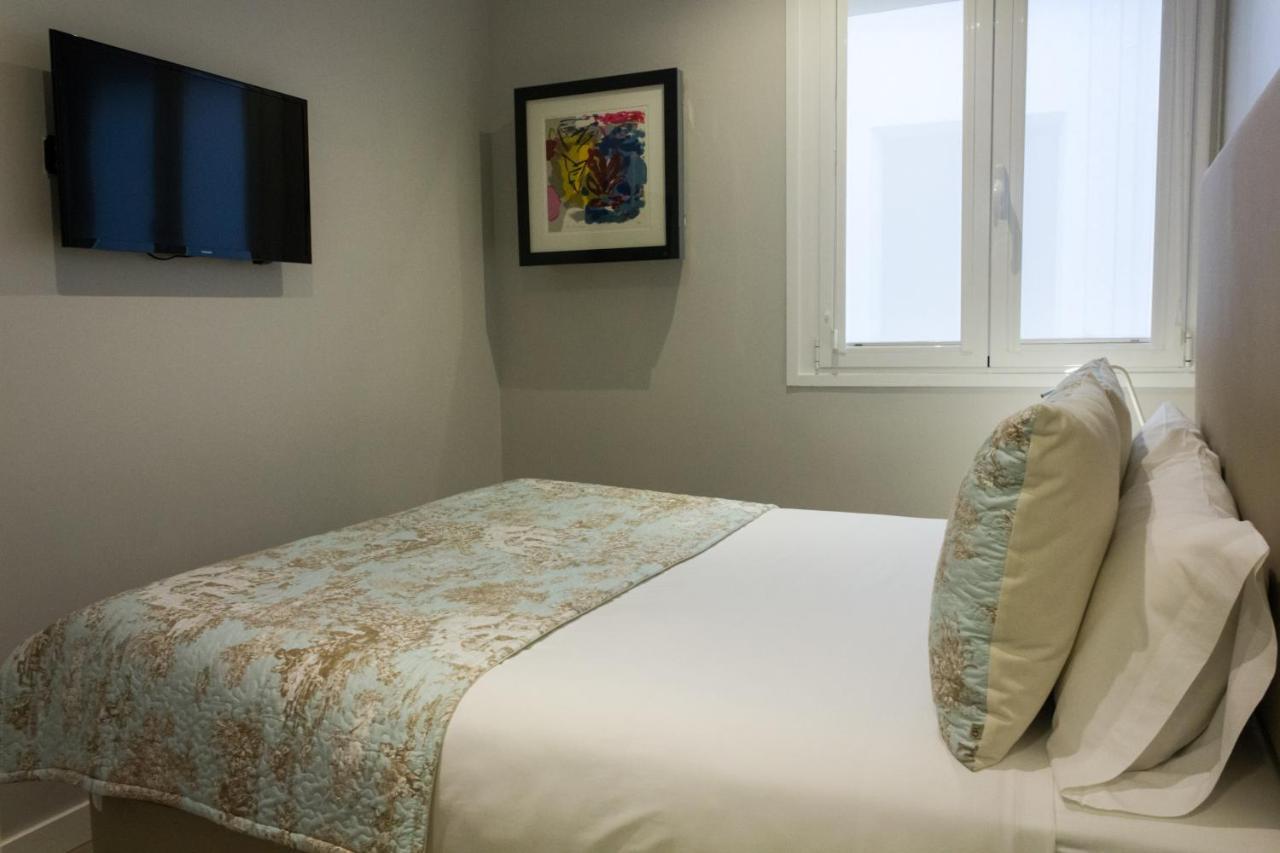 Arenal Suites Preciados มาดริด ห้อง รูปภาพ